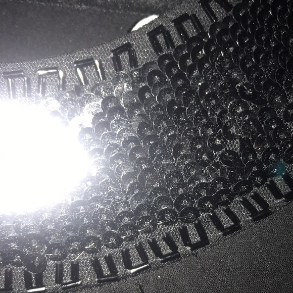 Express Sequin Top Size Medium​​​ - Picture 4 of 6